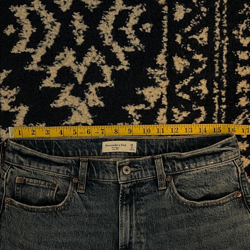 Abercrombie & Fitch Women's Low Rise Baggy *extra long* Jeans - Picture 4 of 7